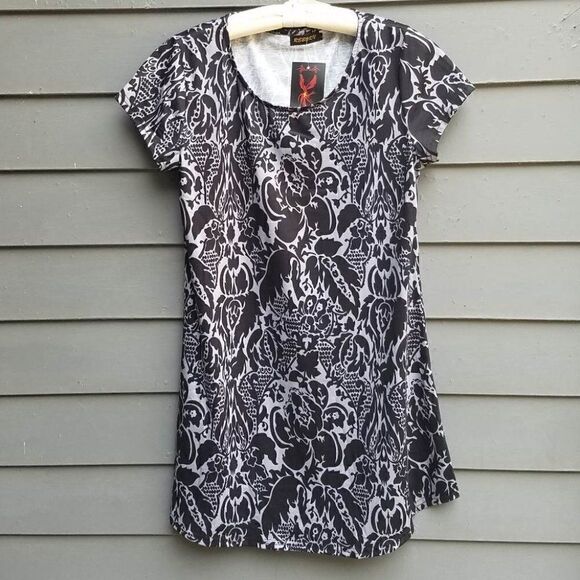 NWT Reborn Gray Black Print Tunic Top size Large - Picture 1 of 11
